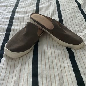 Old Navy Slip on sneakers